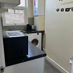 Small Cosy 2 Room Flat With 2 Double Beds
